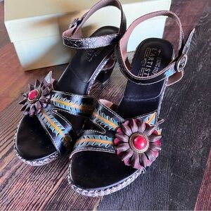 L’Artiste adjustable Sandals